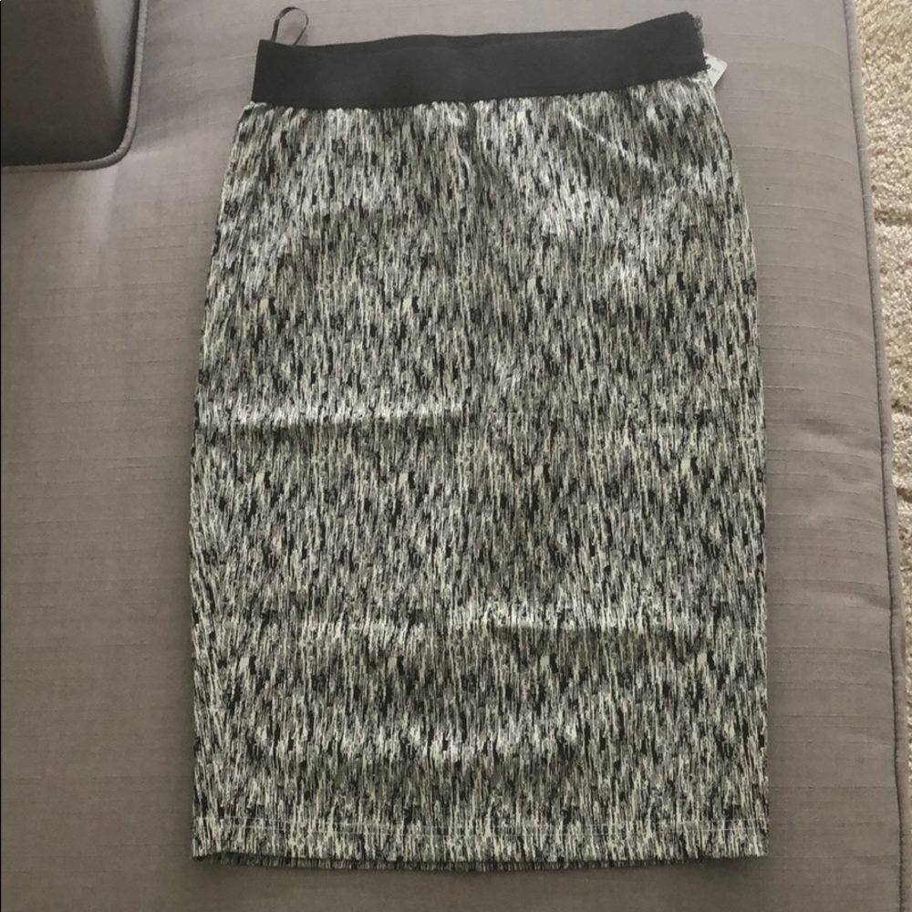 Black and white pencil skirt